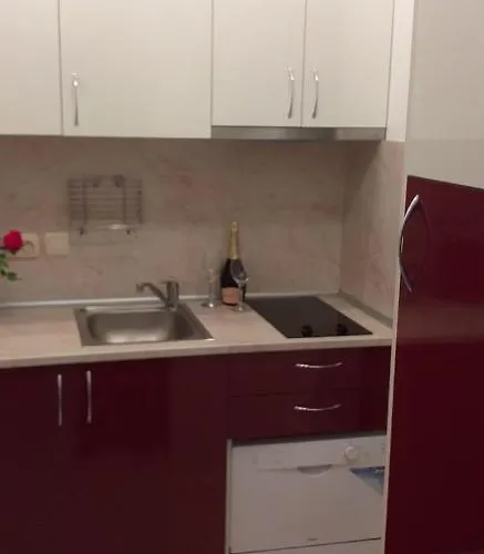 アパート Aphrodite Rose