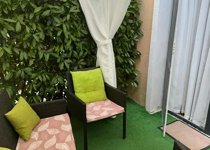 Aphrodite Rose アパート