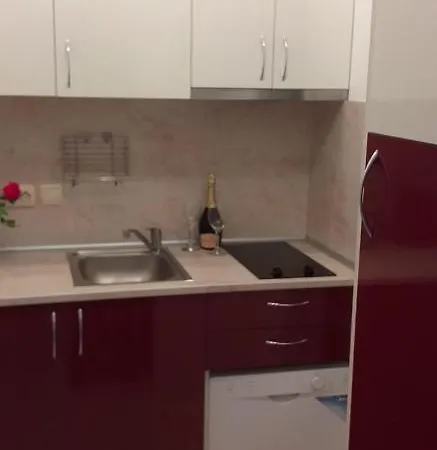 アパート Aphrodite Rose