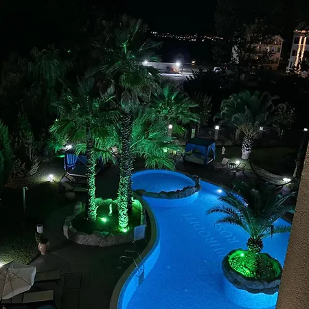 Aphrodite Rose Apartamento *